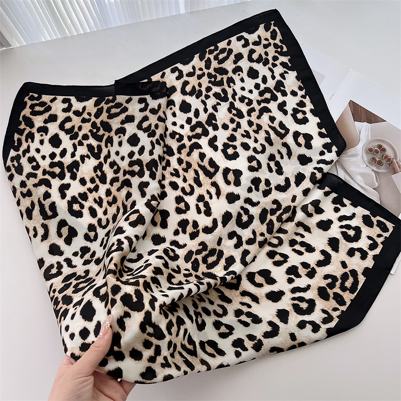 70 cm Platz Luxus Leopard Prin – Scarf Silk Square Bewertung und Preis