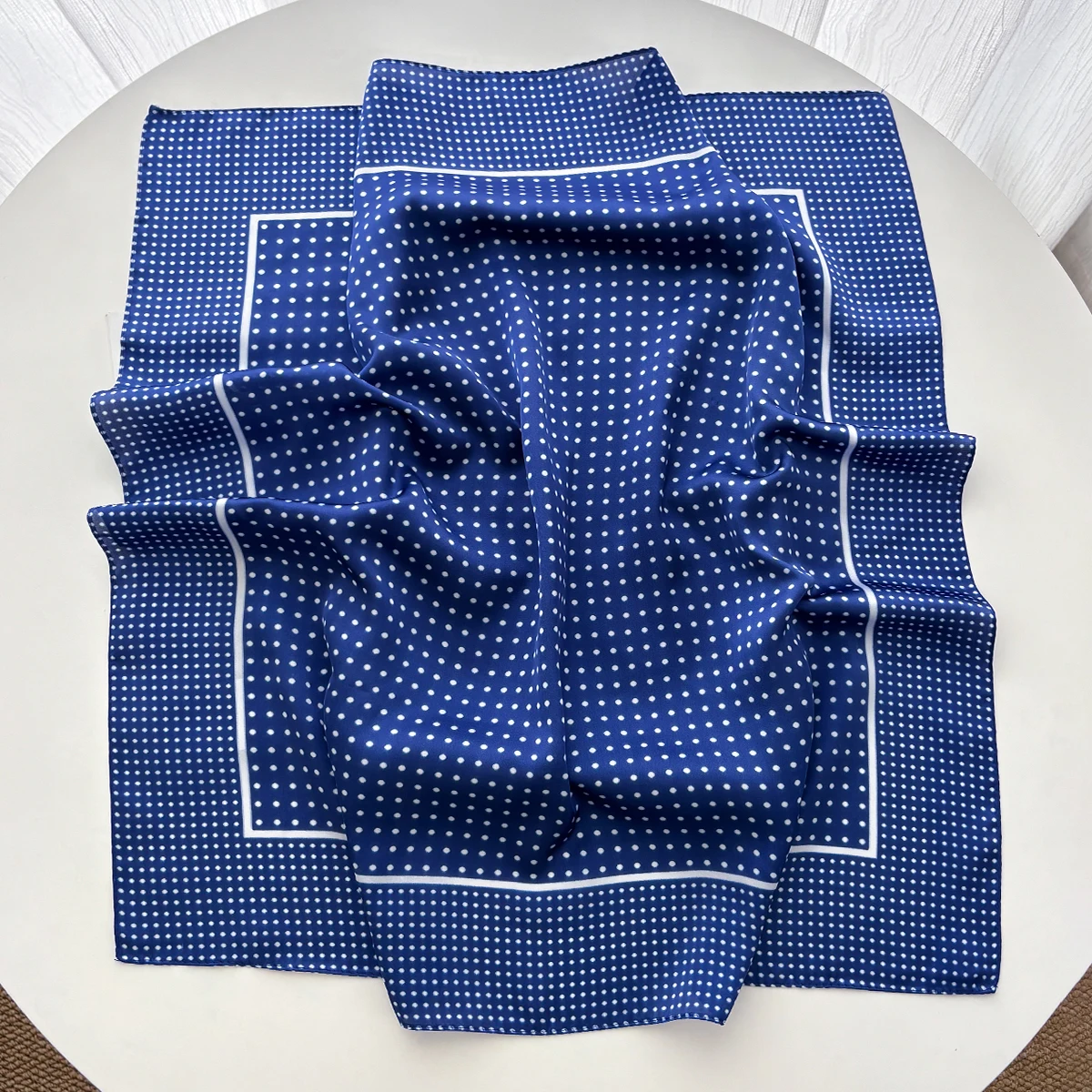 Eleganter, weicher, quadratisc – Face Scarf Mask Bewertung und Preis