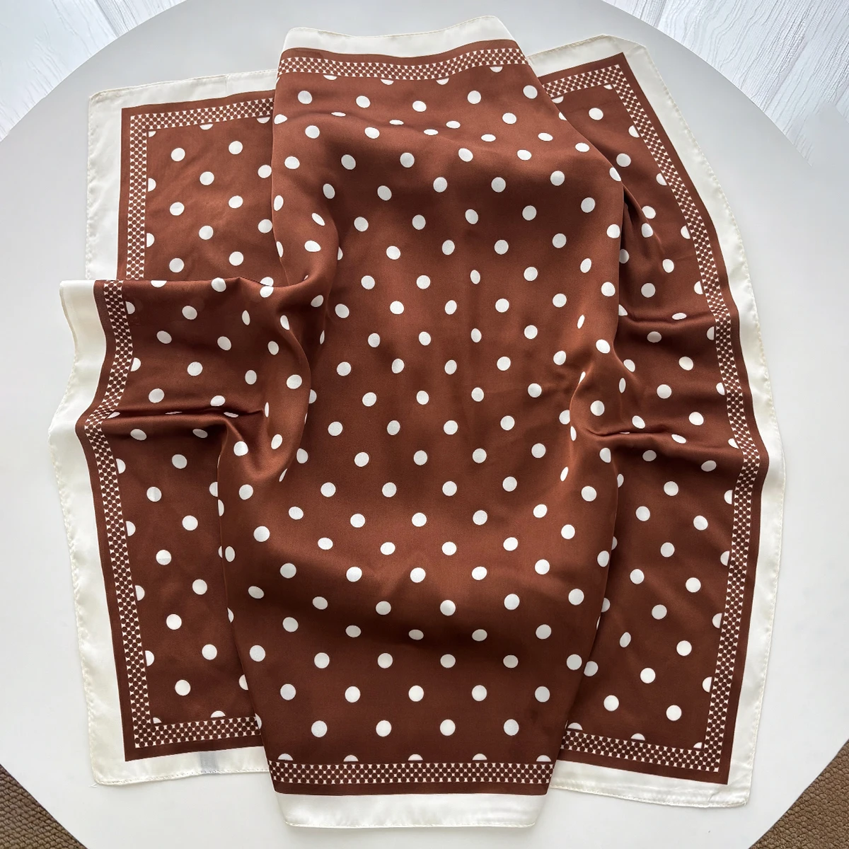 Eleganter, weicher, quadratisc – Face Scarf Mask Bewertung und Preis