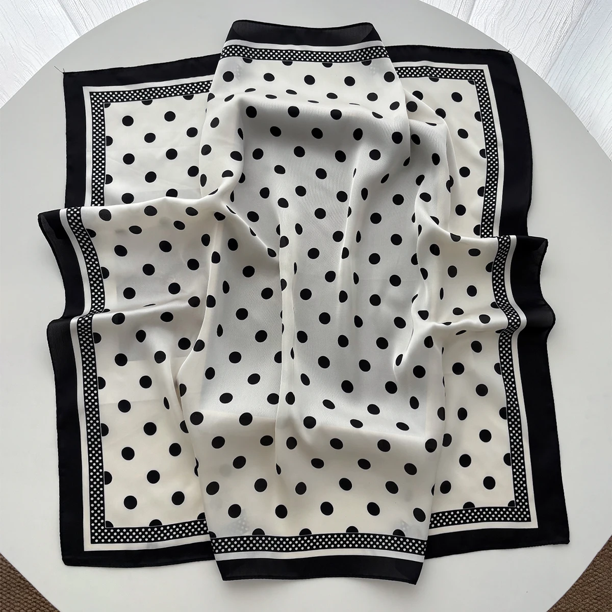 Eleganter, weicher, quadratisc – Face Scarf Mask Bewertung und Preis